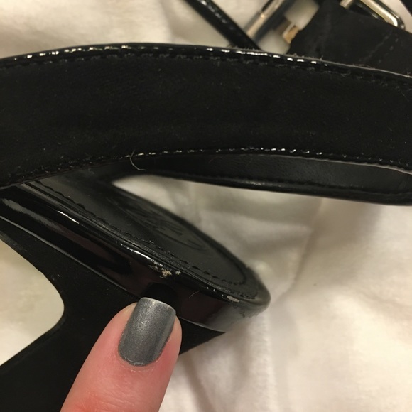 Guess NWOT Lucite Ankle Strap Platform Heels 9.5 - Picture 8 of 8